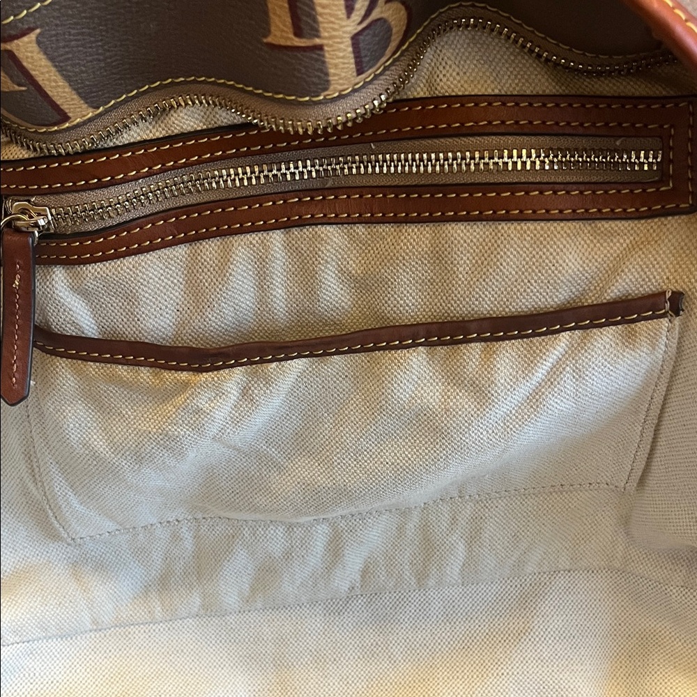 Dooney & Bourke Elegant Brown and Tan woman’s - Picture 11 of 16